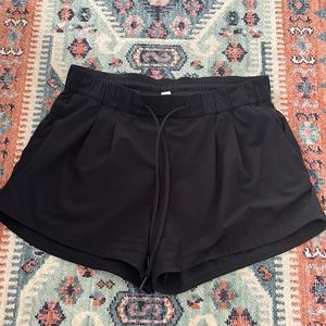 Lululemon Shorts - Stroll at sundown shorts